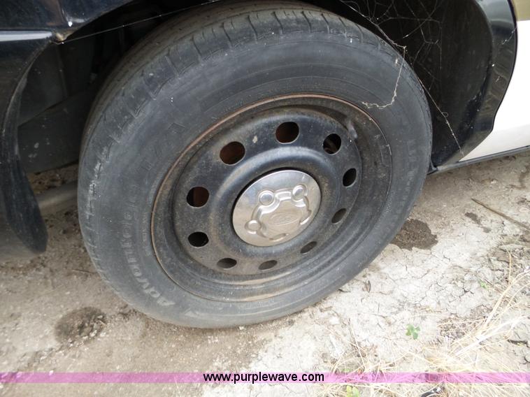 image for item L5096 2008 Ford Crown Victoria Police Interceptor