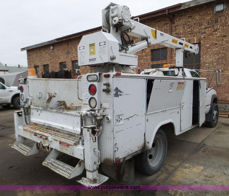 image for item L5097 2000 GMC Sierra Classic 3500 service truck with crane