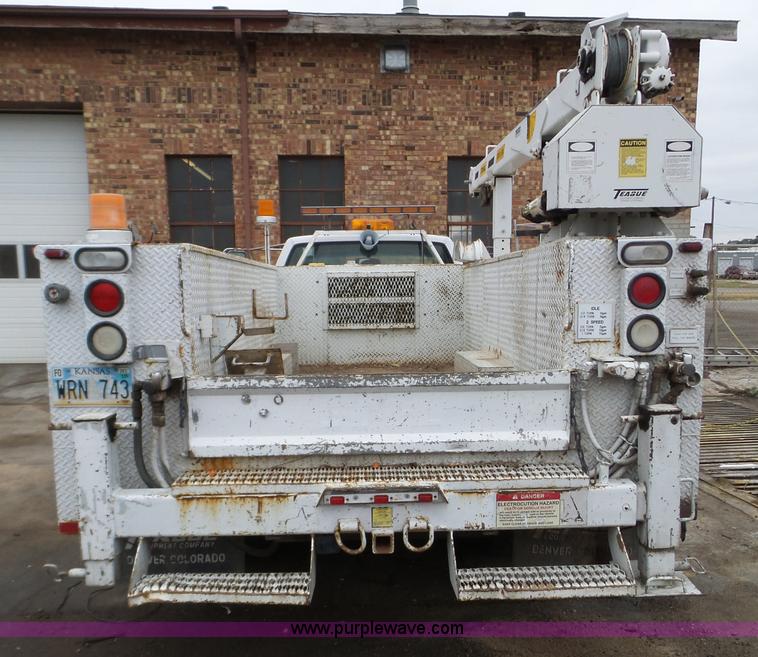 image for item L5097 2000 GMC Sierra Classic 3500 service truck with crane