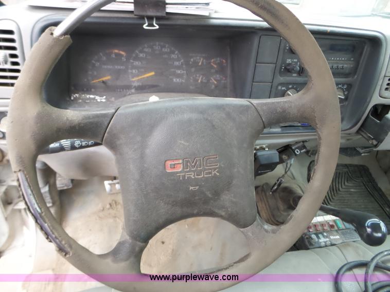 image for item L5097 2000 GMC Sierra Classic 3500 service truck with crane