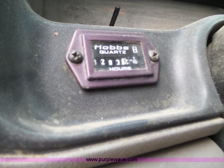 image for item L5097 2000 GMC Sierra Classic 3500 service truck with crane