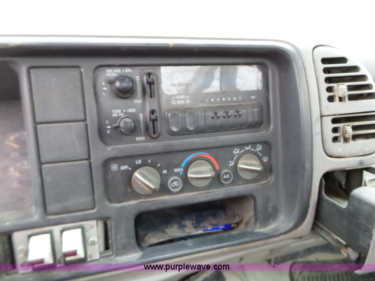 image for item L5097 2000 GMC Sierra Classic 3500 service truck with crane