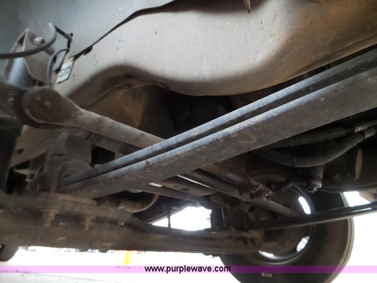 image for item L5097 2000 GMC Sierra Classic 3500 service truck with crane