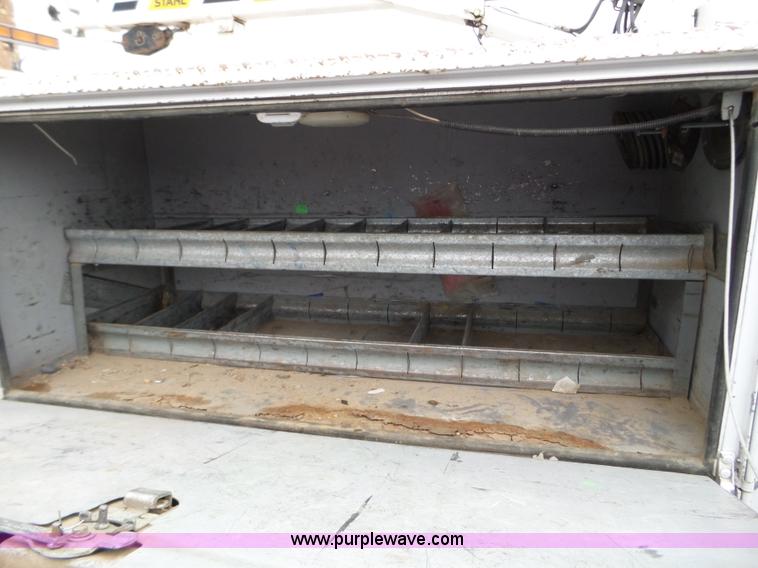 image for item L5097 2000 GMC Sierra Classic 3500 service truck with crane