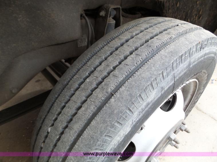 image for item L5097 2000 GMC Sierra Classic 3500 service truck with crane