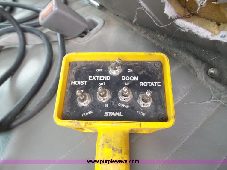 image for item L5097 2000 GMC Sierra Classic 3500 service truck with crane