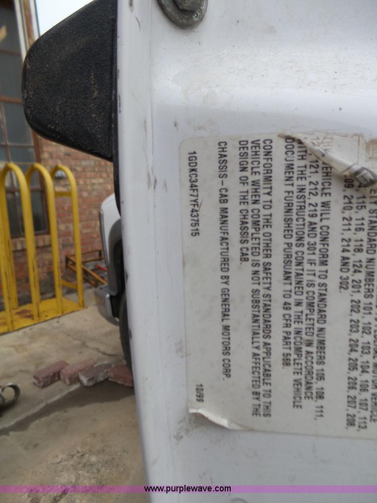 image for item L5097 2000 GMC Sierra Classic 3500 service truck with crane