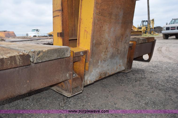 image for item L5995 1978 Hyster lowboy equipment trailer