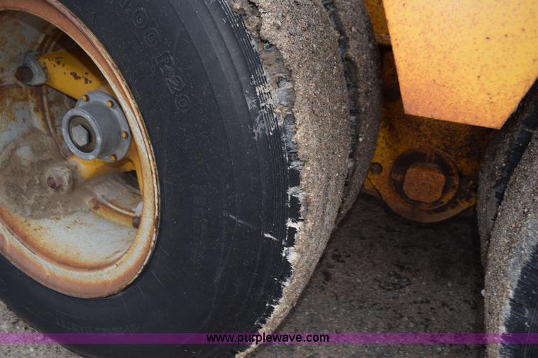 image for item L5995 1978 Hyster lowboy equipment trailer