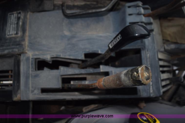 image for item L5996 1981 International 3688 tractor