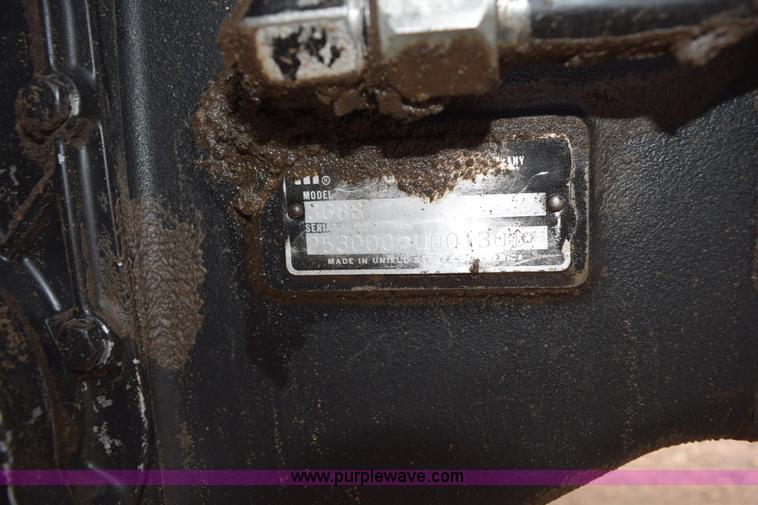 image for item L5996 1981 International 3688 tractor