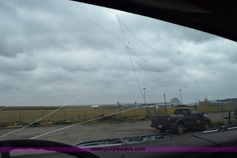 image for item L5997 1983 International 2375 semi truck