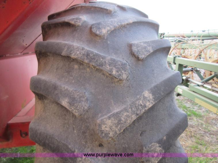 image for item BB9146 UFT 625 grain cart