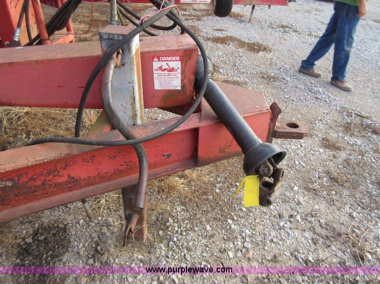 image for item BB9146 UFT 625 grain cart