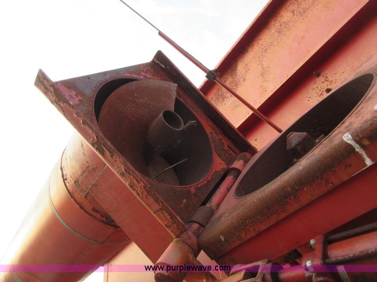 image for item BB9146 UFT 625 grain cart