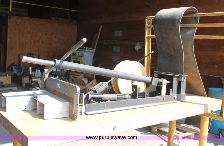 image for item BJ9383 Hay bale belt splicer