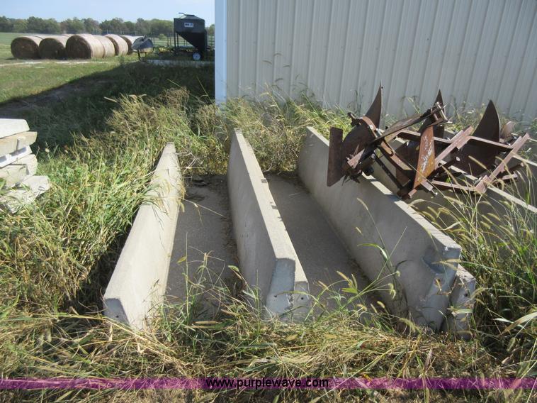 image for item BR9890 (20) 10'L concrete bunkers