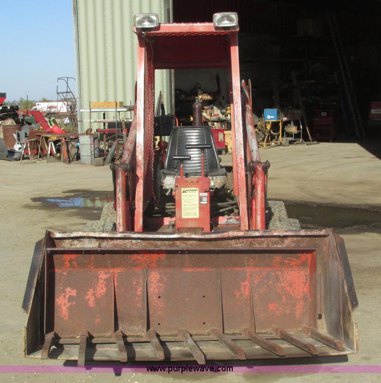 image for item H1123 Gehl 4400 skid steer