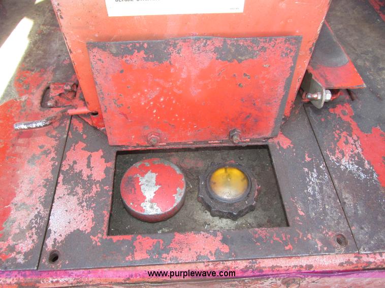 image for item H1123 Gehl 4400 skid steer