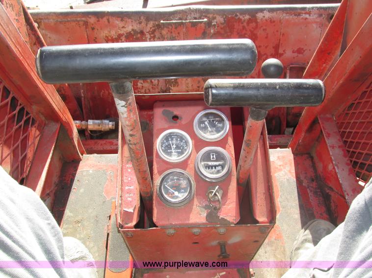 image for item H1123 Gehl 4400 skid steer