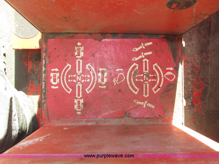 image for item H1123 Gehl 4400 skid steer