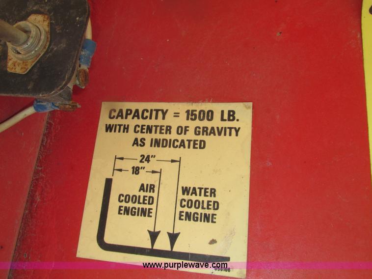 image for item H1123 Gehl 4400 skid steer