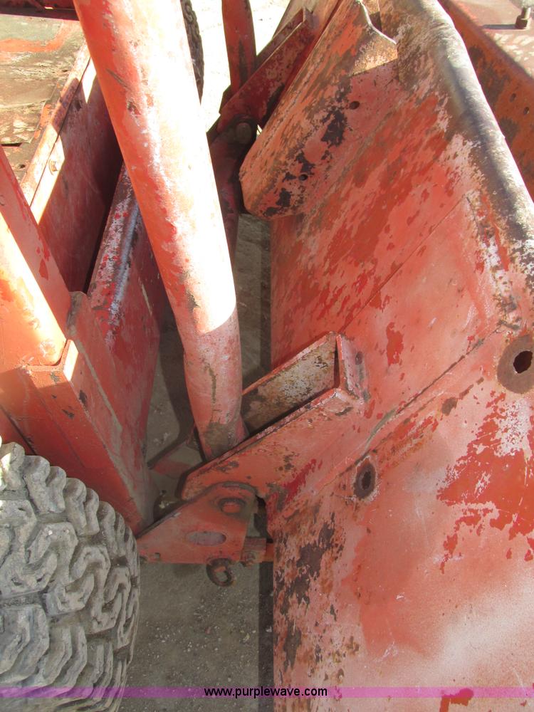 image for item H1123 Gehl 4400 skid steer