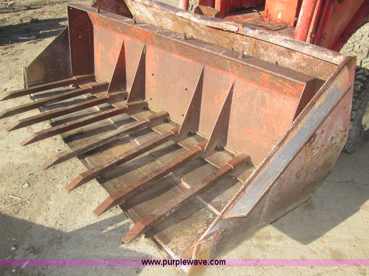 image for item H1123 Gehl 4400 skid steer