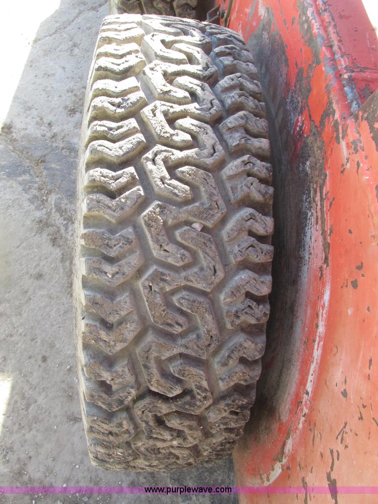 image for item H1123 Gehl 4400 skid steer