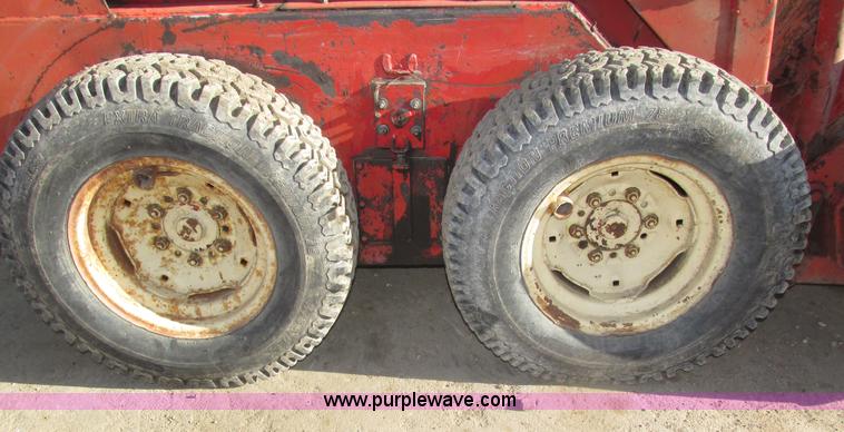 image for item H1123 Gehl 4400 skid steer