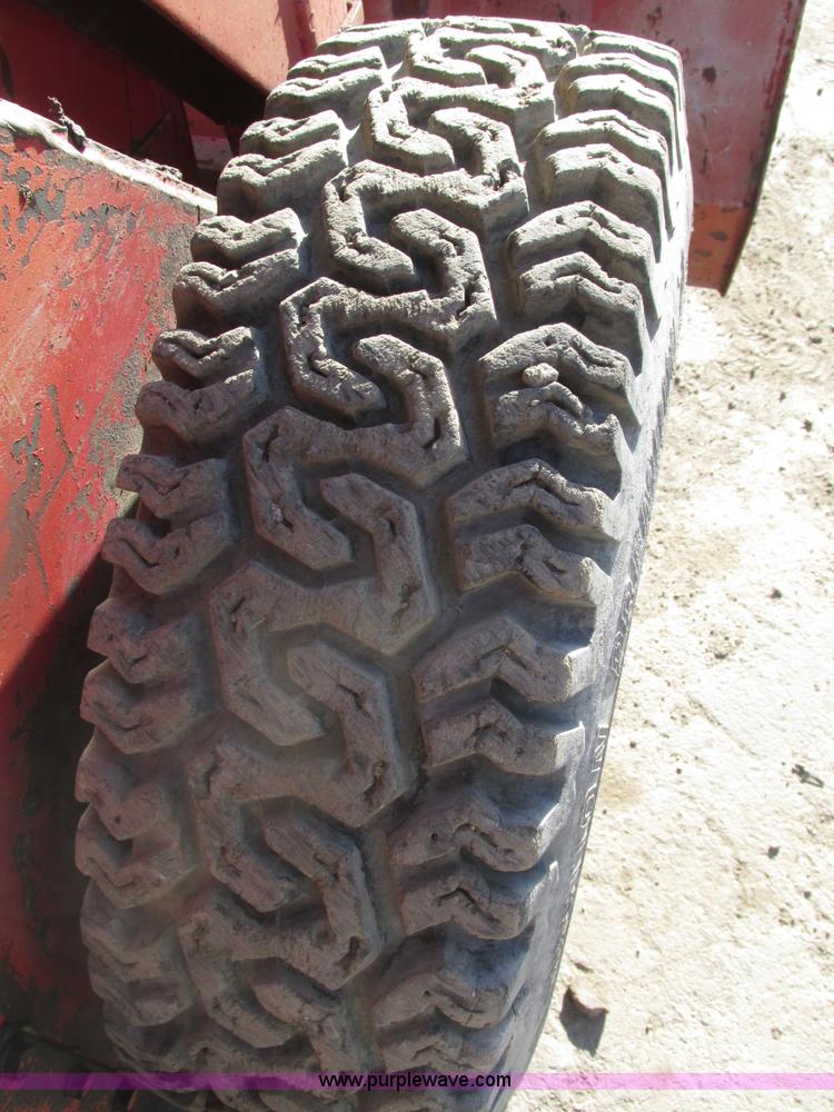 image for item H1123 Gehl 4400 skid steer