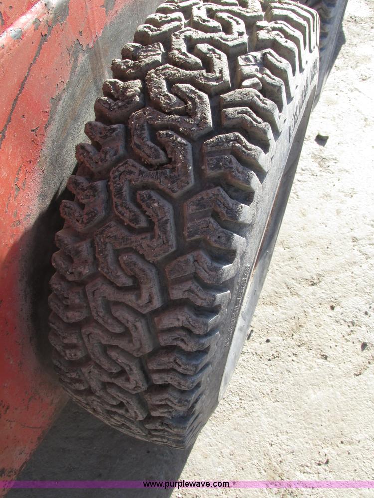 image for item H1123 Gehl 4400 skid steer