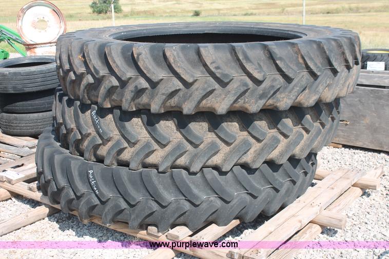 image for item H8096 (3) Firestone 380/105R50 tires