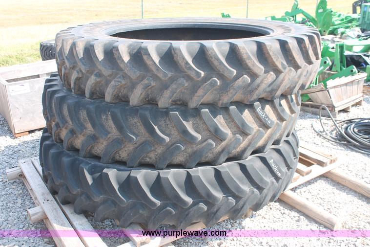 image for item H8096 (3) Firestone 380/105R50 tires