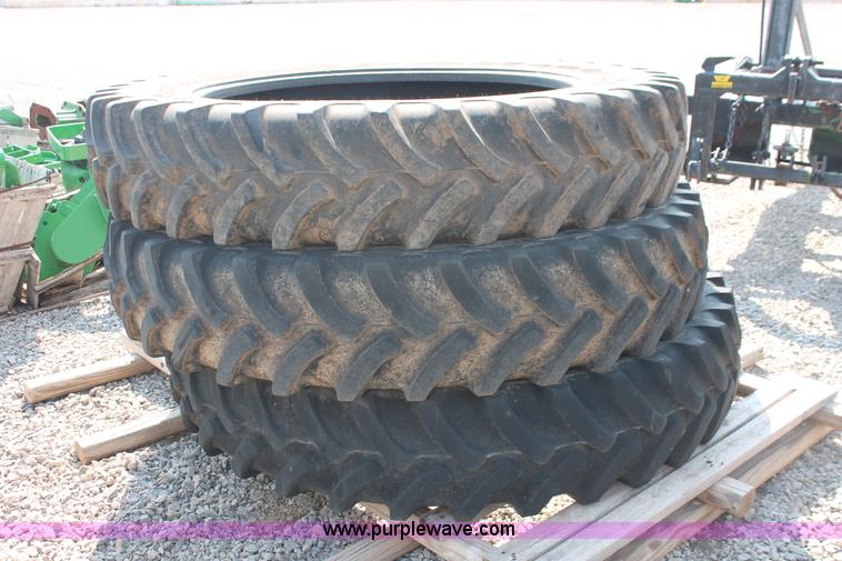 image for item H8096 (3) Firestone 380/105R50 tires