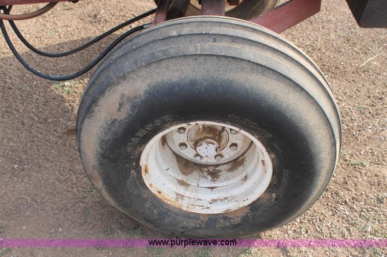 image for item J1430 Allis Chalmers 7040 tractor