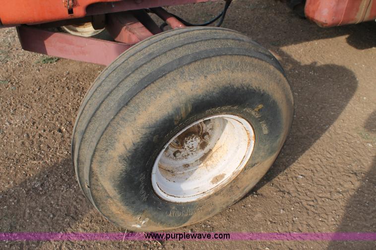 image for item J1430 Allis Chalmers 7040 tractor