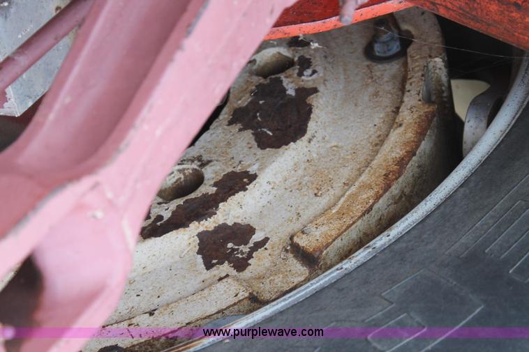 image for item J1430 Allis Chalmers 7040 tractor