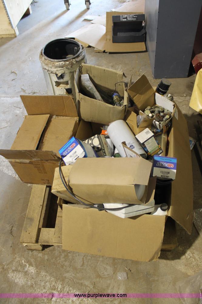 image for item J1432 Assorted parts and tools