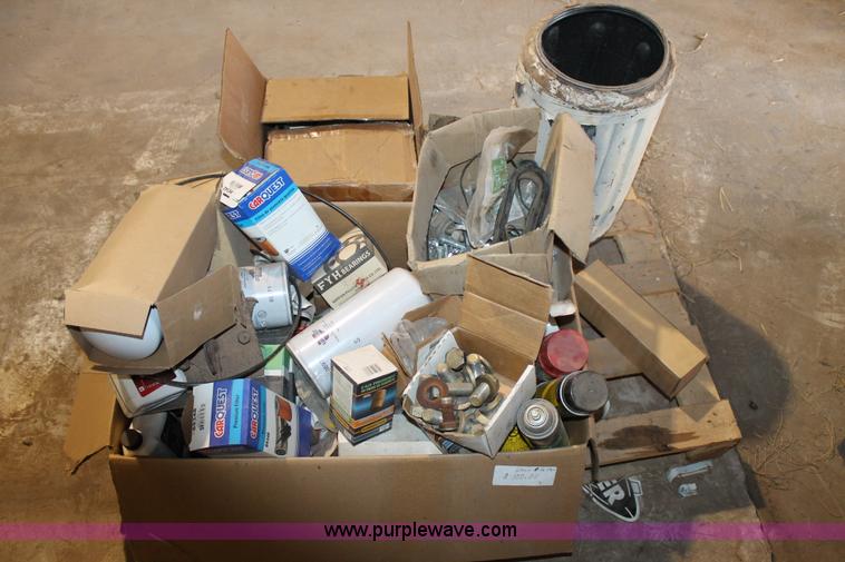 image for item J1432 Assorted parts and tools