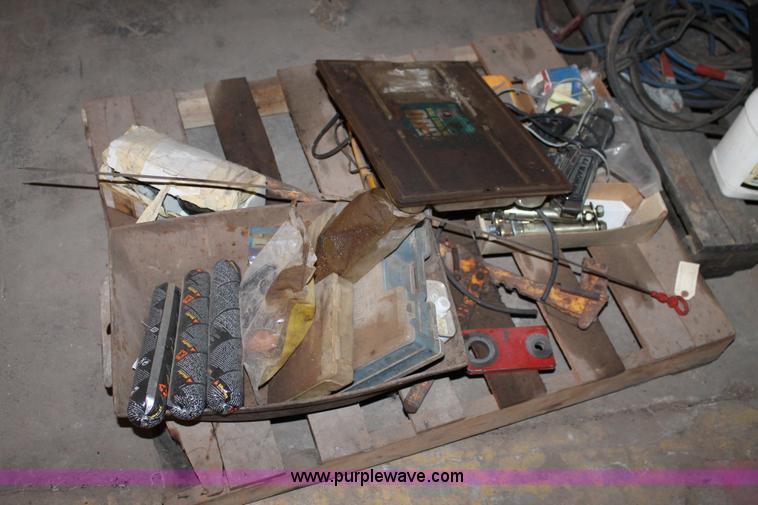 image for item J1432 Assorted parts and tools