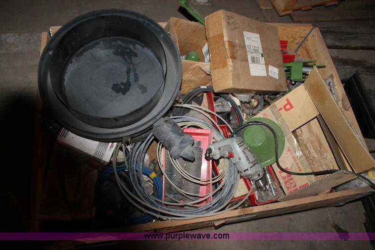 image for item J1432 Assorted parts and tools