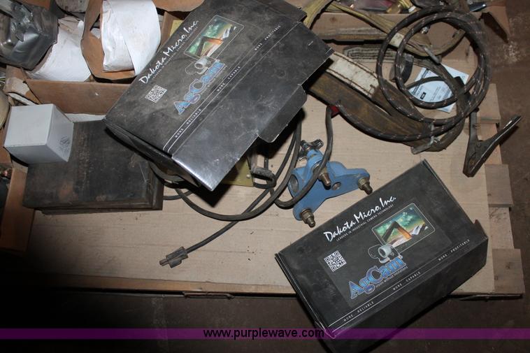 image for item J1432 Assorted parts and tools