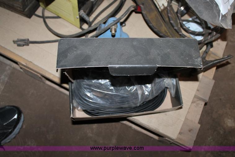 image for item J1432 Assorted parts and tools