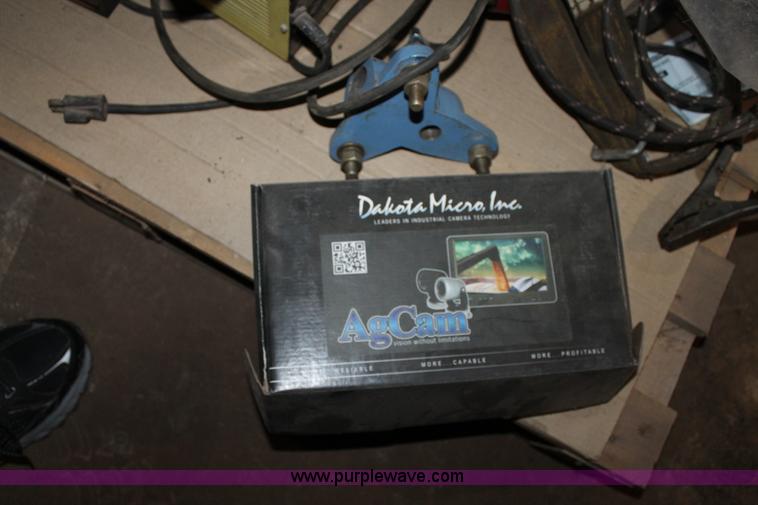 image for item J1432 Assorted parts and tools