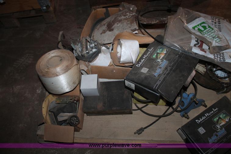 image for item J1432 Assorted parts and tools