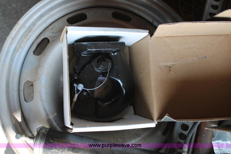 image for item J1433 Assorted parts and tools