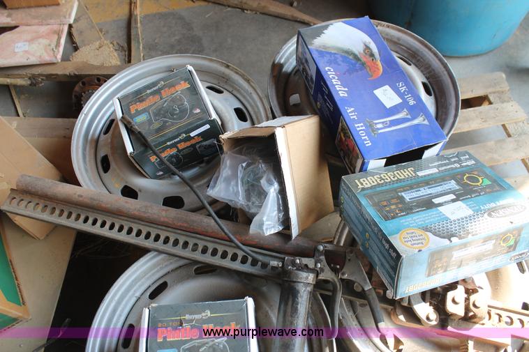 image for item J1433 Assorted parts and tools