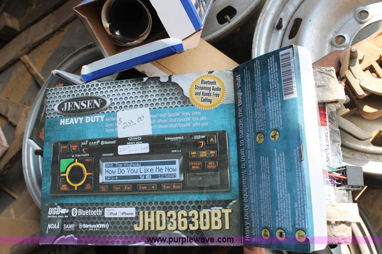 image for item J1433 Assorted parts and tools