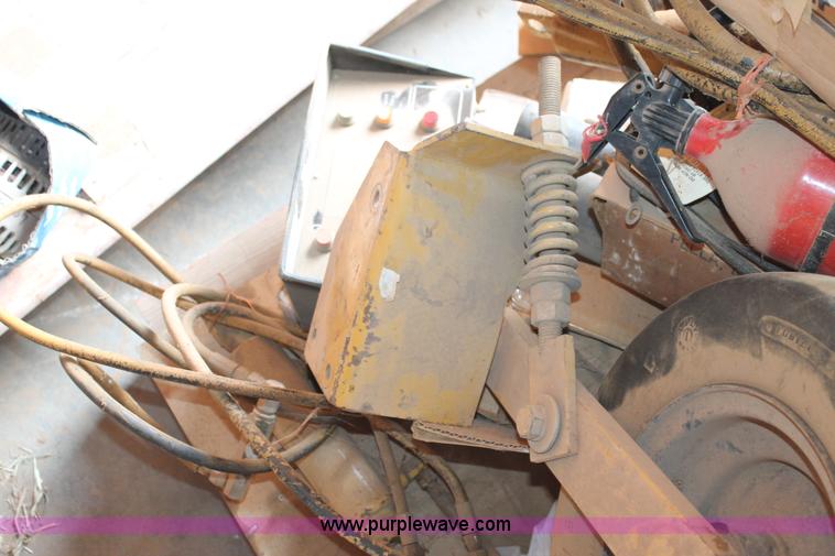 image for item J1433 Assorted parts and tools